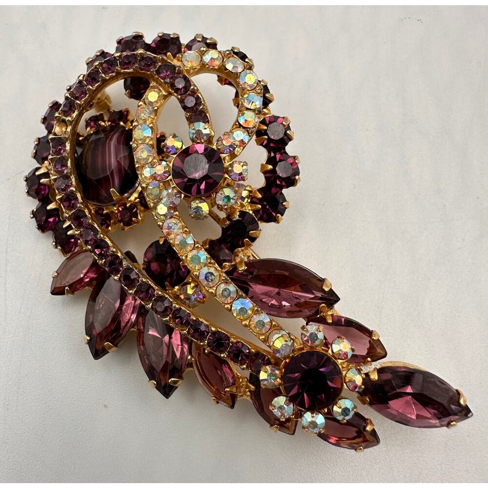 DeLizza & Elster Juliana Amethyst Purple Givre Aurora Borealis AB 1960s Brooch